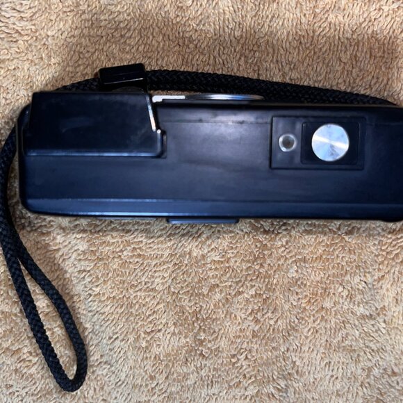 Fujica Pocket 450 Flash 110 Film Camera – Flash & Shutter Working - Picture 9 of 9